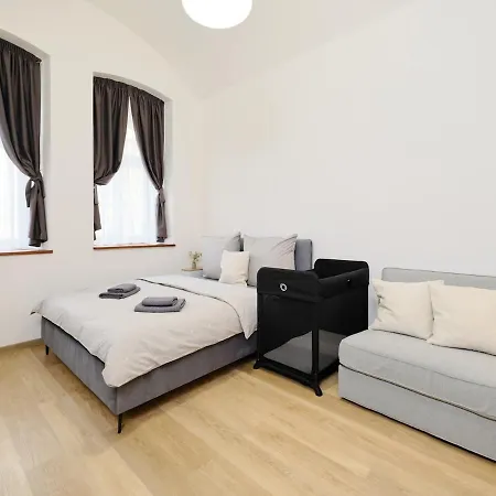 Welcome To Modern & Cozy Near Center Prg *